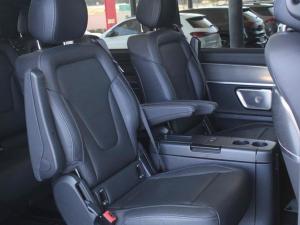 Mercedes-Benz V-Class V300d Exclusive - Image 18