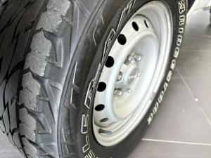 Isuzu D-Max 1.9TD single cab L manual - Image 12