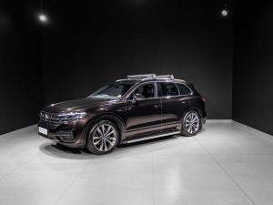 Volkswagen Touareg V6 TDI Executive R-Line - Image 2