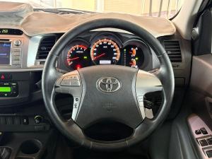 Toyota Hilux 4.0 V6 double cab 4x4 Raider Dakar edition - Image 13