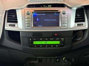 Toyota Hilux 4.0 V6 double cab 4x4 Raider Dakar edition - Image 16