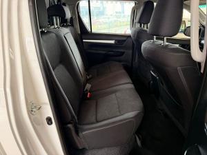 Toyota Hilux 2.4GD-6 double cab 4x4 Raider X manual - Image 14