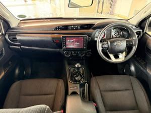 Toyota Hilux 2.4GD-6 double cab 4x4 Raider X manual - Image 16