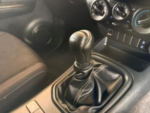 Toyota Hilux 2.4GD-6 double cab 4x4 Raider X manual - Image 24