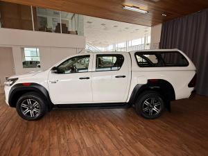 Toyota Hilux 2.4GD-6 double cab 4x4 Raider X manual - Image 9