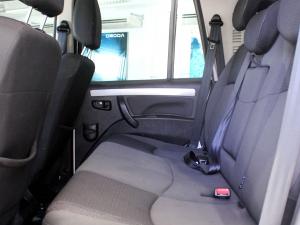 Mahindra Pik Up 2.2CRDe double cab S6 auto - Image 8