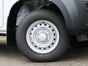 Isuzu D-Max Gen 6 250 single cab Fleetside safety - Image 6