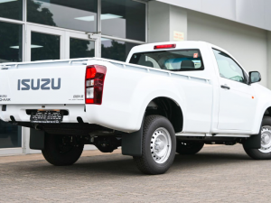Isuzu D-Max Gen 6 250 single cab Fleetside safety - Image 8