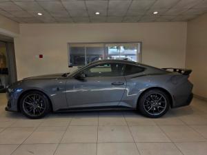 Ford Mustang Dark Horse fastback - Image 2