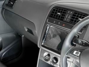 Volkswagen Polo Vivo hatch 1.4 Life - Image 9