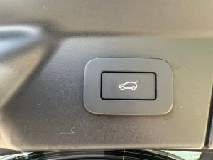Land Rover Range Rover Velar D300 Autobiography - Image 17