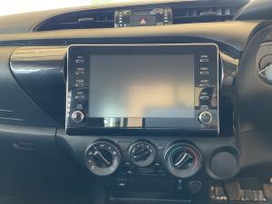 Toyota Hilux 2.4GD-6 single cab Raider manual - Image 14