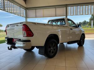 Toyota Hilux 2.4GD-6 single cab Raider manual - Image 2