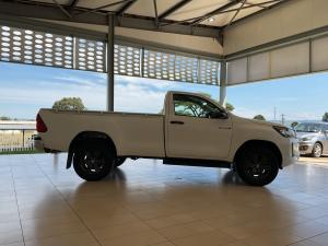 Toyota Hilux 2.4GD-6 single cab Raider manual - Image 3
