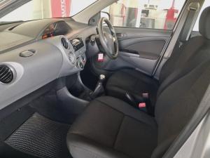 Toyota Etios hatch 1.5 Sprint - Image 7