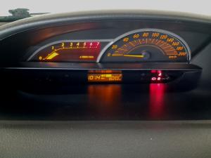 Toyota Etios hatch 1.5 Sprint - Image 9