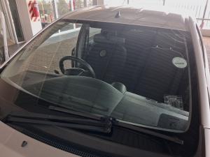 Toyota Etios hatch 1.5 Sprint - Image 11