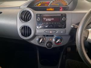 Toyota Etios hatch 1.5 Sprint - Image 12