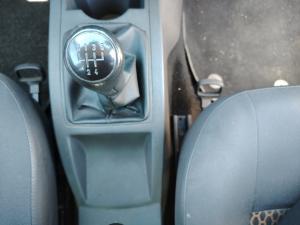 Volkswagen Polo Vivo sedan 1.4 - Image 10