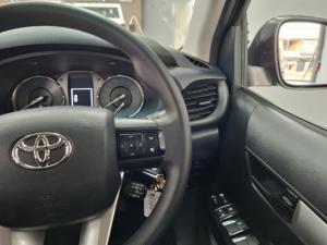 Toyota Hilux 2.4 GD-6 Raider 4X4 automaticD/C - Image 9