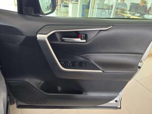 Toyota RAV4 2.0 GX CVT - Image 14
