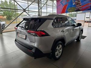 Toyota RAV4 2.0 GX CVT - Image 17