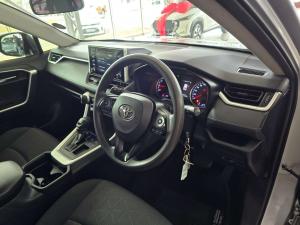 Toyota RAV4 2.0 GX CVT - Image 8