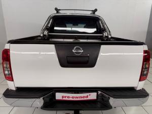 Nissan Navara 2.5dCi double cab 4x4 Safari auto - Image 11
