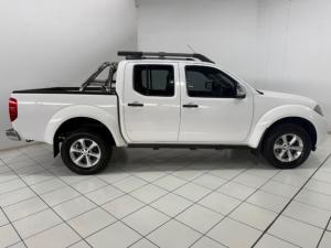 Nissan Navara 2.5dCi double cab 4x4 Safari auto - Image 12
