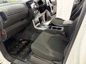 Nissan Navara 2.5dCi double cab 4x4 Safari auto - Image 2