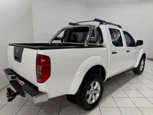Nissan Navara 2.5dCi double cab 4x4 Safari auto - Image 4