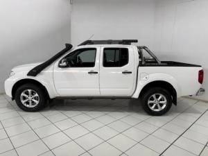 Nissan Navara 2.5dCi double cab 4x4 Safari auto - Image 8