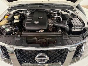 Nissan Navara 2.5dCi double cab 4x4 Safari auto - Image 9