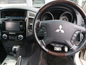 Mitsubishi Pajero 5-door 3.2DI-D GLS - Image 10