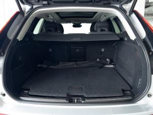 Volvo XC60 B5 AWD Plus Dark - Image 19