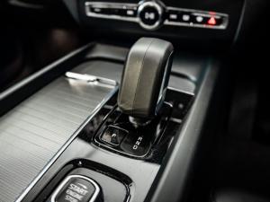 Volvo XC60 B5 AWD Plus Dark - Image 21