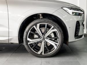Volvo XC60 B5 AWD Plus Dark - Image 4