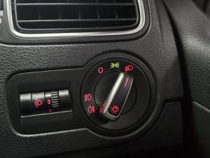 Volkswagen Polo sedan 1.6 Comfortline auto - Image 10