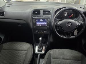 Volkswagen Polo sedan 1.6 Comfortline auto - Image 2