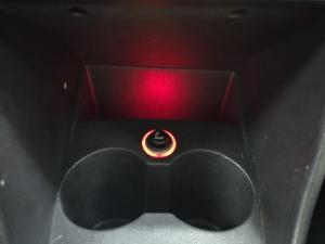 Volkswagen Polo sedan 1.6 Comfortline auto - Image 8