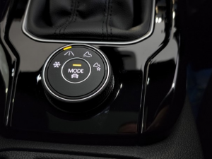 Volkswagen T-Roc 2.0TSI 4Motion R-Line - Image 16