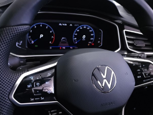 Volkswagen T-Roc 2.0TSI 4Motion R-Line - Image 2