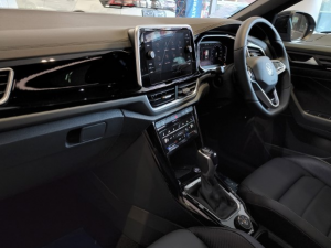 Volkswagen T-Roc 2.0TSI 4Motion R-Line - Image 3