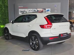 Volvo XC40 D4 AWD Momentum - Image 3