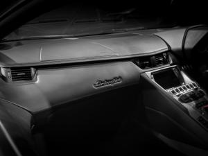 Lamborghini Aventador LP700-4 - Image 9