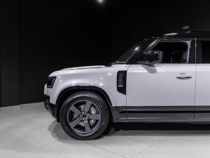 Land Rover Defender 110 D350 X-Dynamic HSE - Image 5