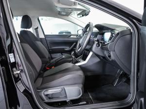 Volkswagen Polo hatch 1.0TSI Life manual - Image 12