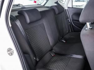Volkswagen Polo Vivo hatch 1.4 - Image 14