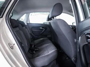 Volkswagen Polo Vivo hatch 1.6 Style - Image 13