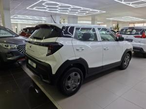Mahindra XUV 3XO 1.2T MX2 auto - Image 5